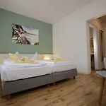 Отель Beck Лауша